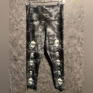Evolution and Creation Black Skull Pattern Leggings